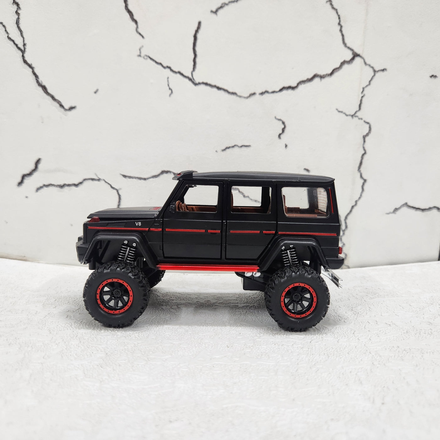 Mercedes G Wagon G500 Uplifted Black Metal Diecast Car 1:32 (14x5 cm)