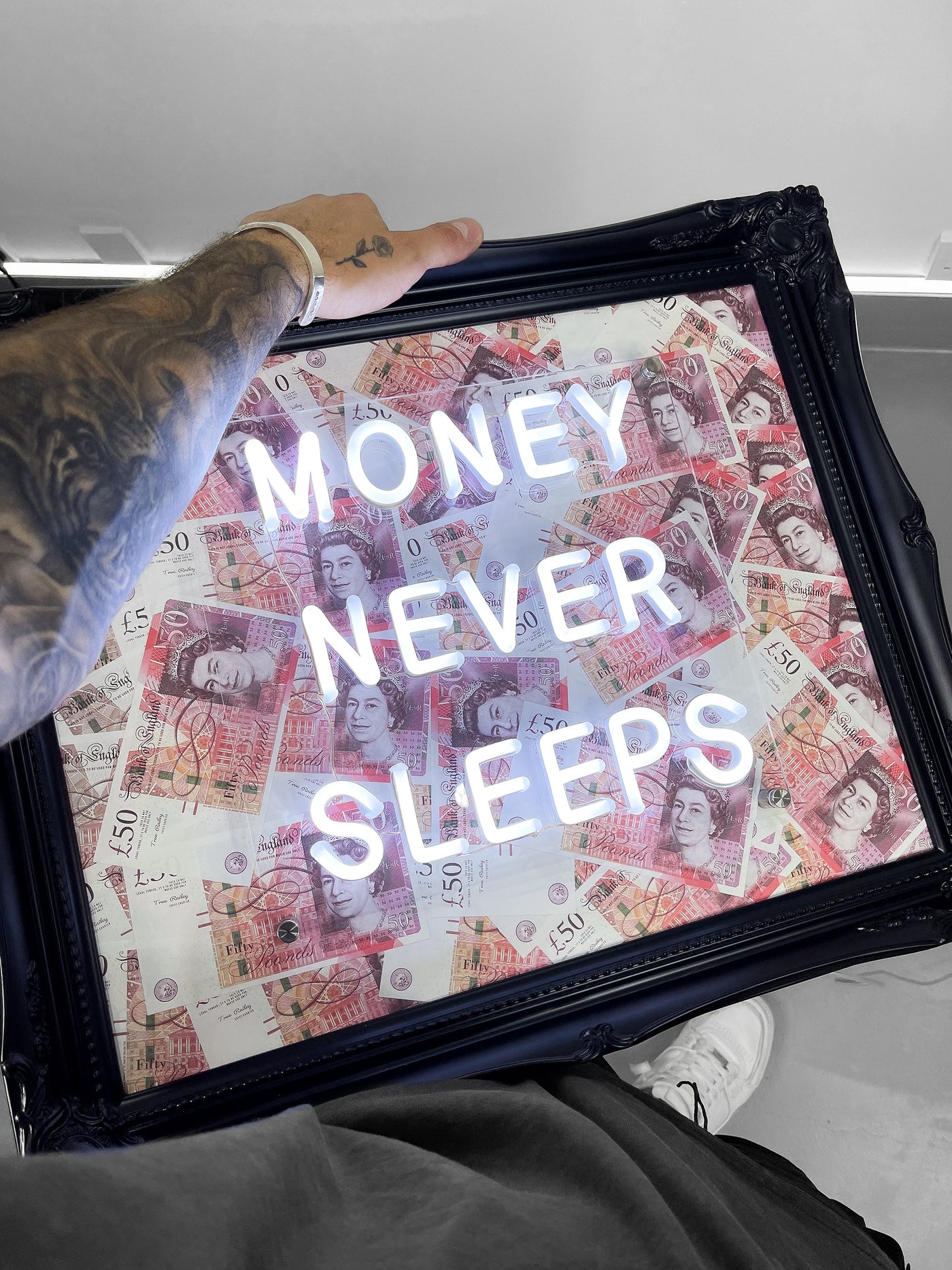 Money Never Sleeps V2 LED frame - GBP