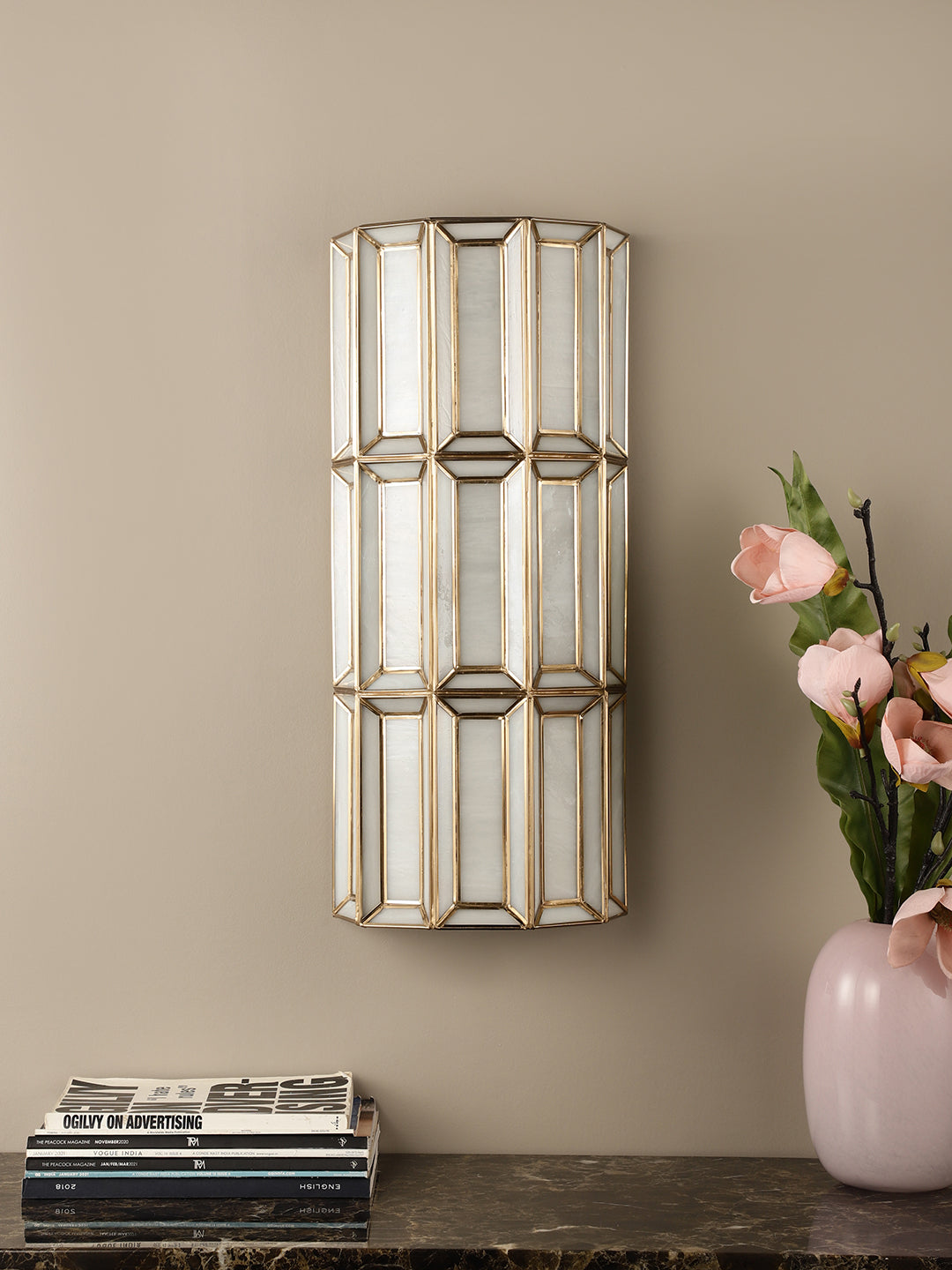 Capsian Wall Light