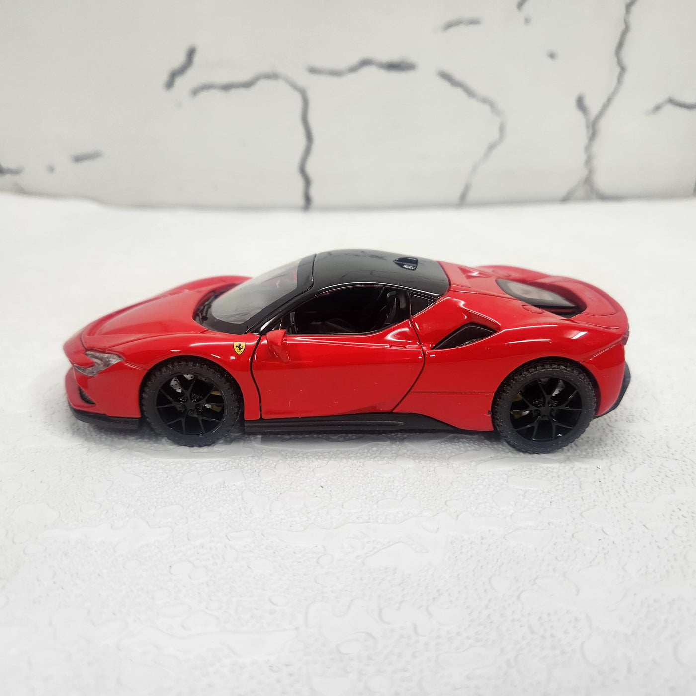 Ferrari Metal Diecast Car 1:32 (14x5 cm)