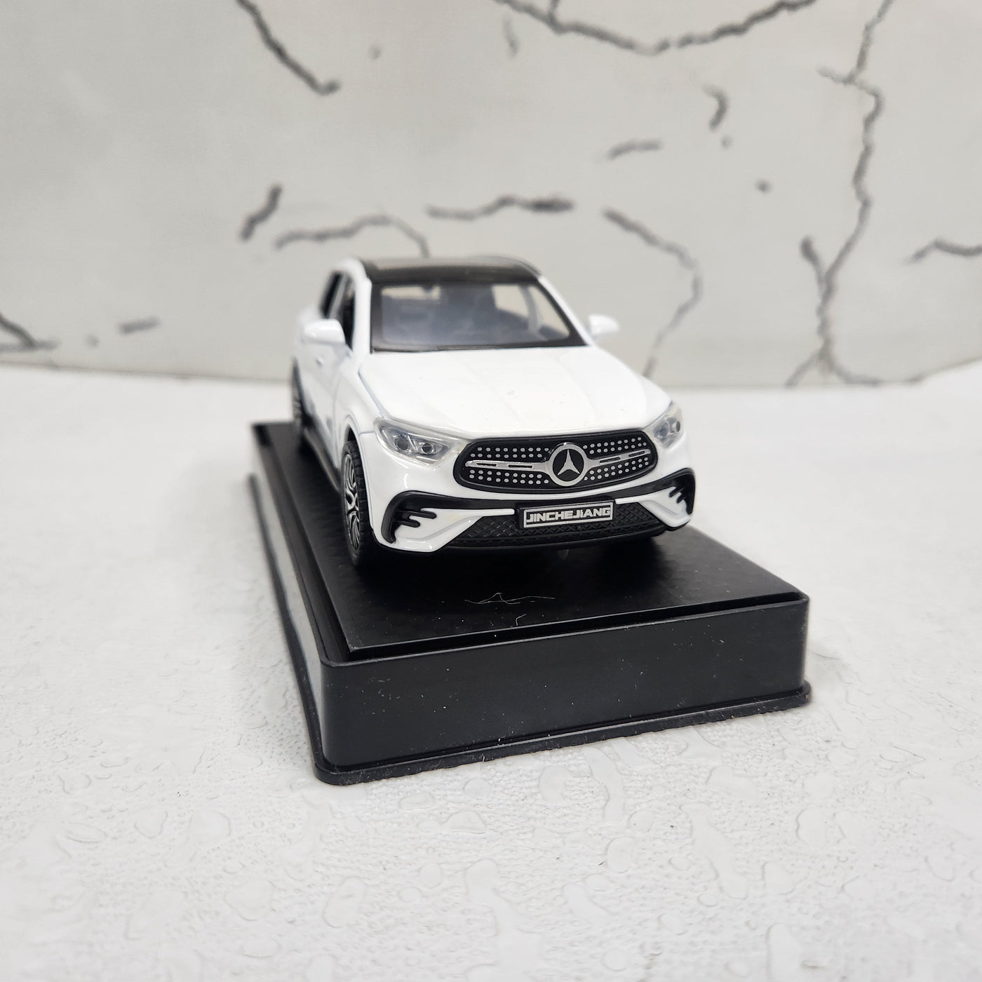 Mercedes Metal Diecast Car 1:32 (14x5 cm)