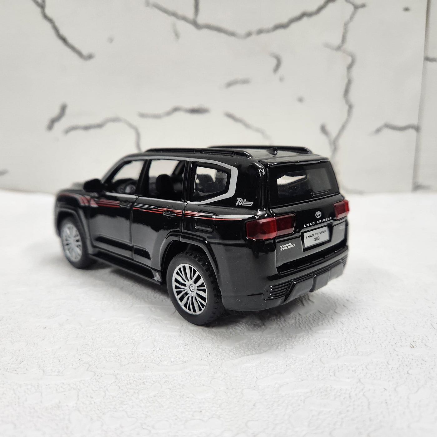 Land Cruiser Metal Diecast Car 1:32 (14x5 cm)