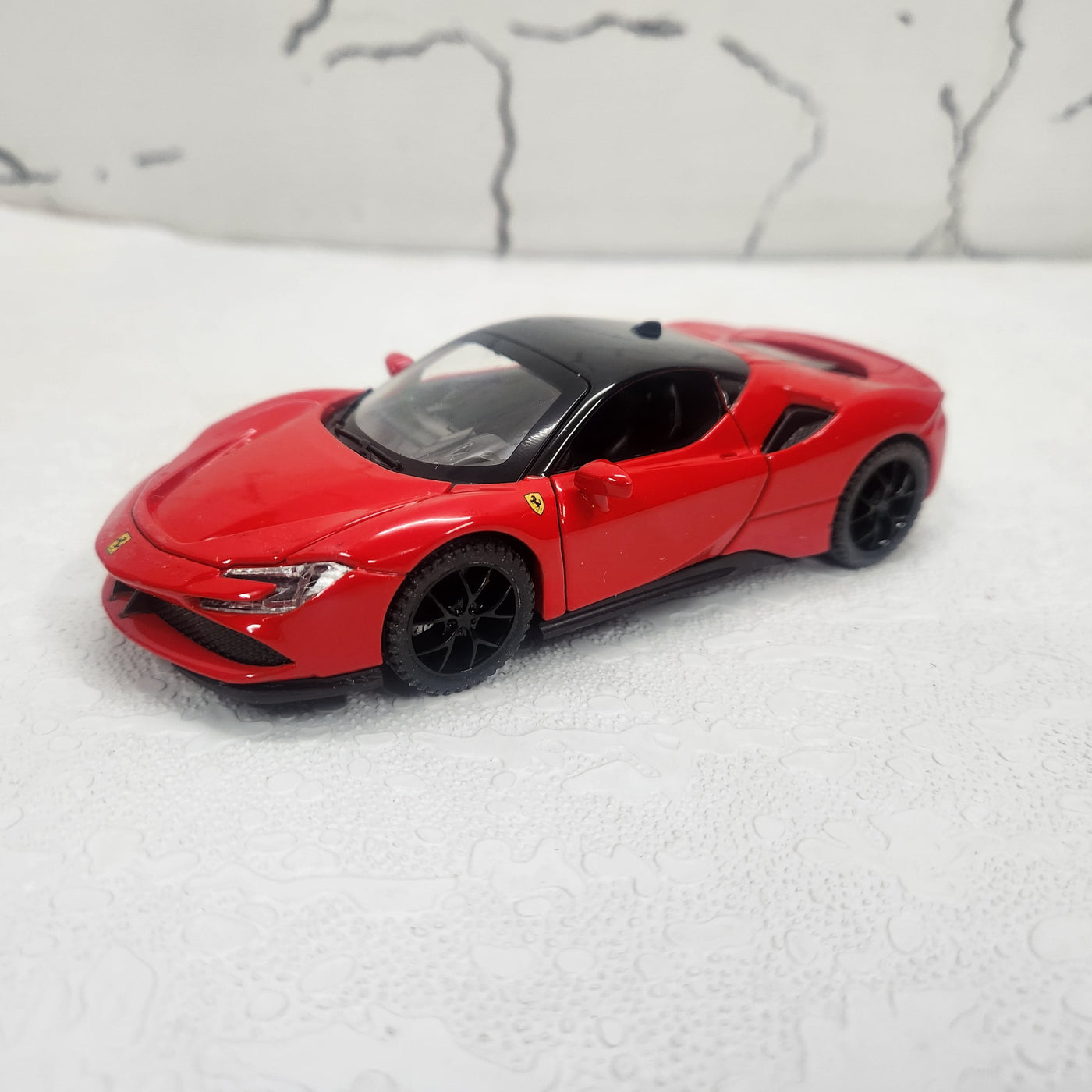 Ferrari Metal Diecast Car 1:32 (14x5 cm)