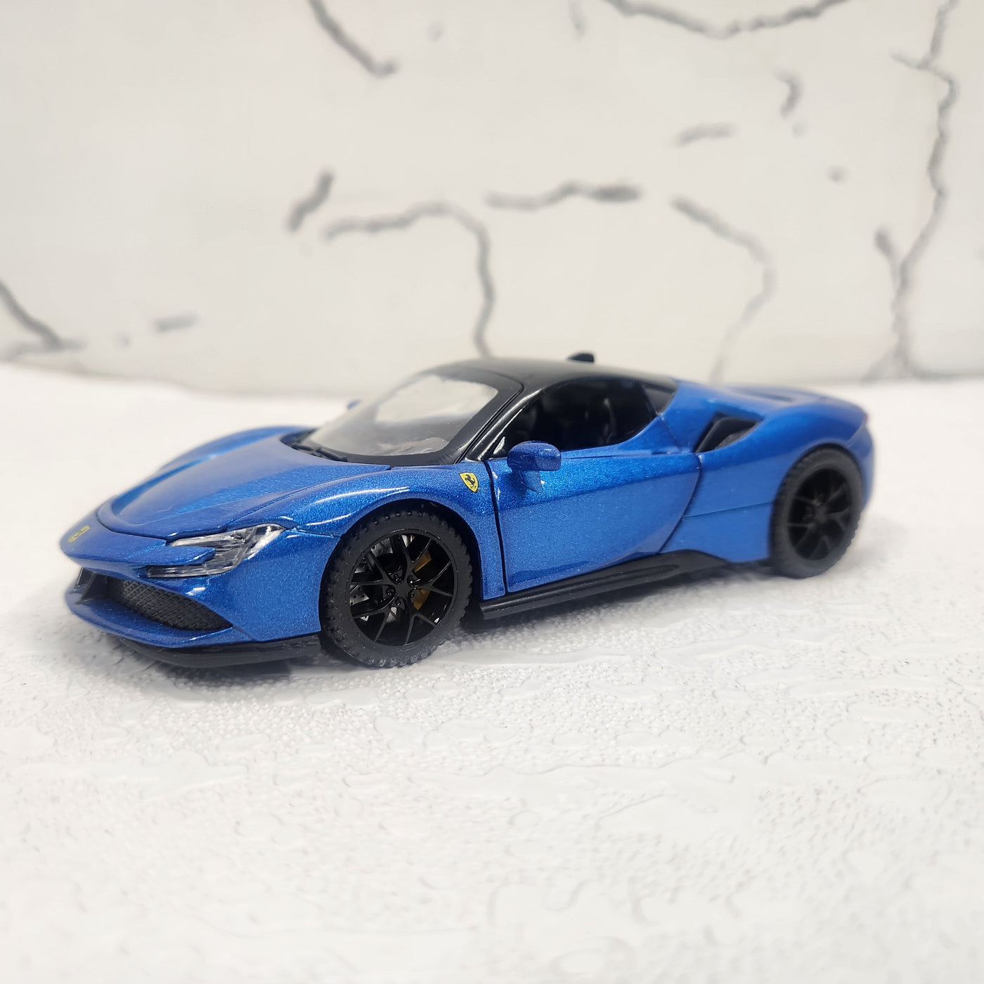 Ferrari Metal Diecast Car 1:32 (14x5 cm)